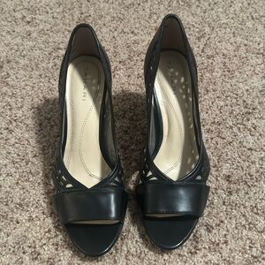 Tahari Heels